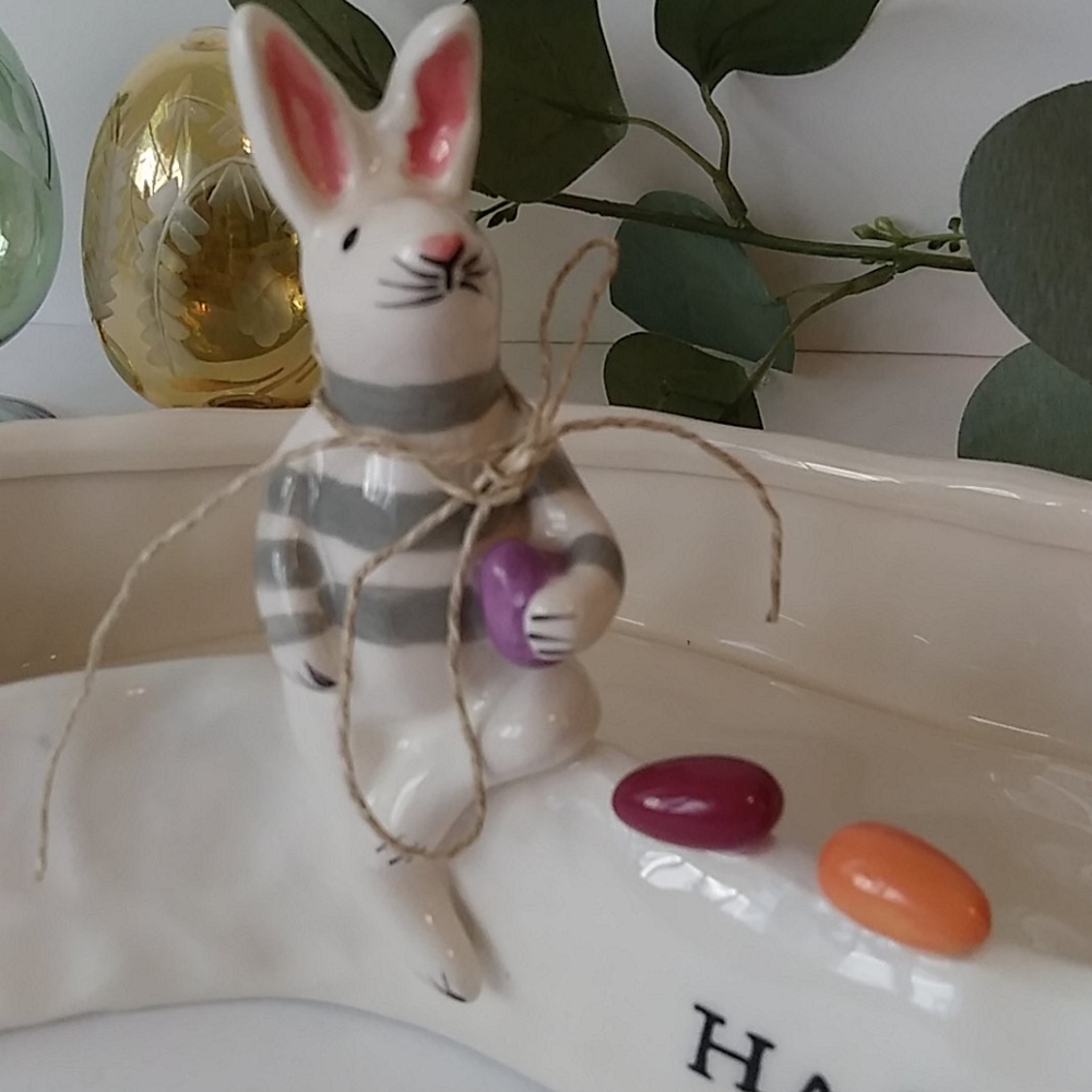 Blue sky clay works unique Easter bunny Nibbles  candy dish - Picture 4 of 11